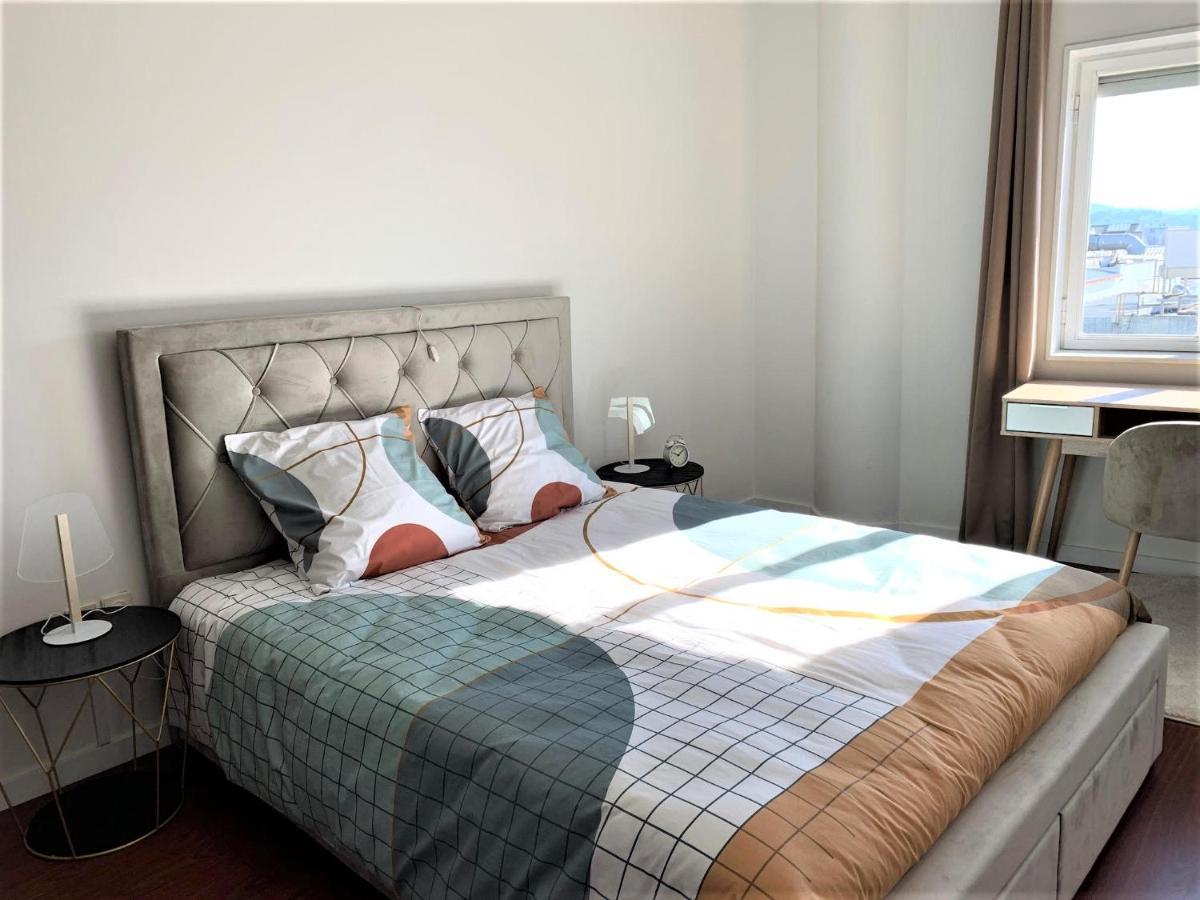 Appartamento Charm City Center Apt 140M2 & Free Parking Braga Esterno foto