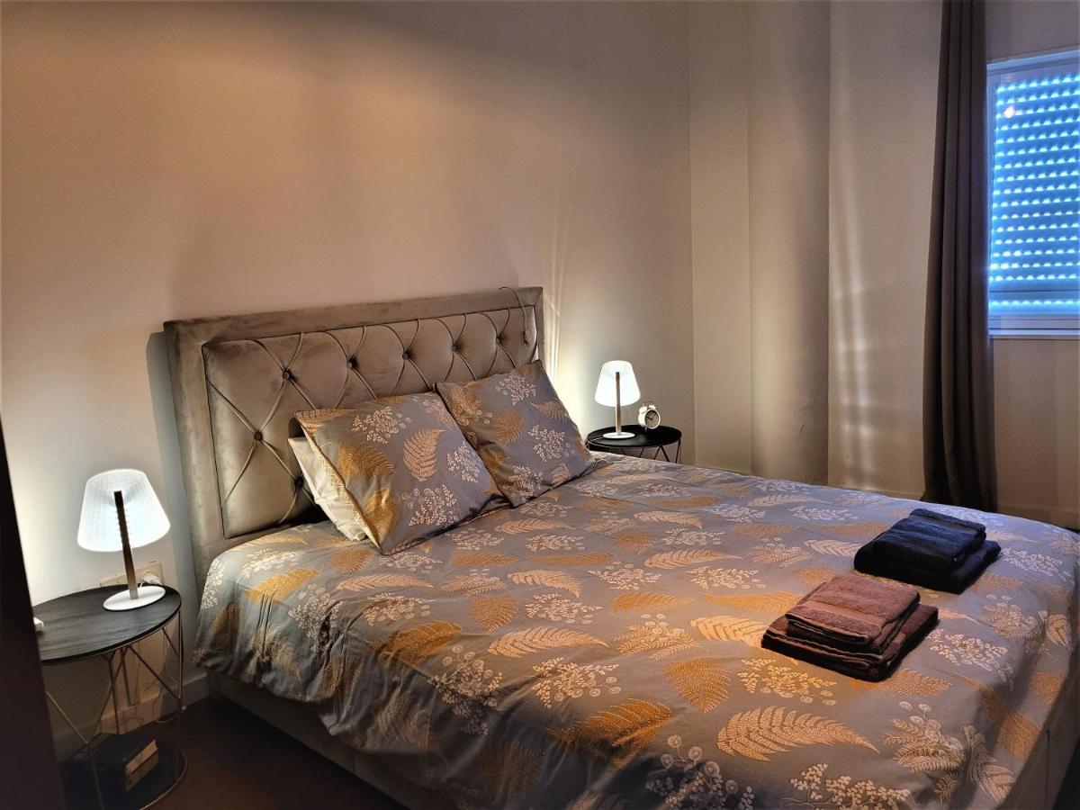 Appartamento Charm City Center Apt 140M2 & Free Parking Braga Esterno foto